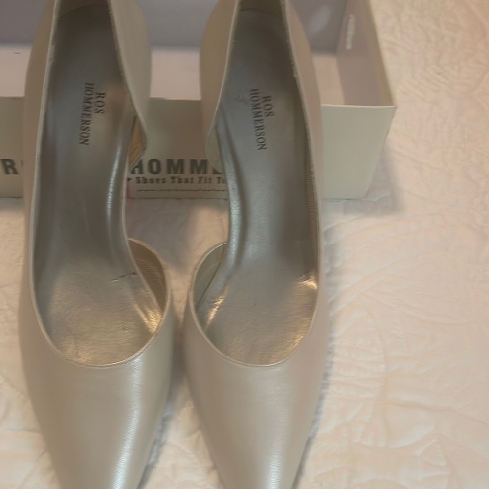 COPY - Pearl kitten heel pump